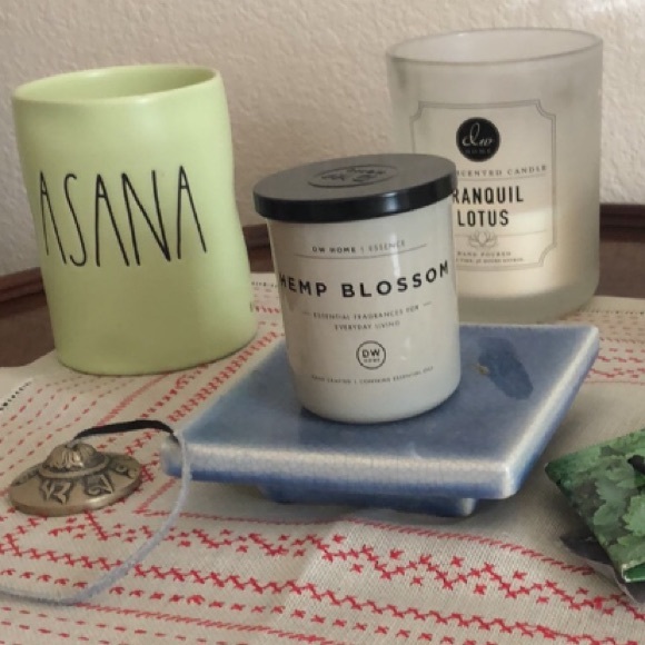 HEMP Blossom Candle DW home - Picture 8 of 12